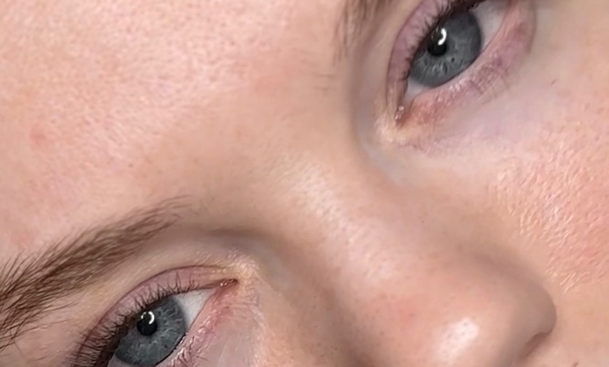 Image 5: Get Glam with Express, Classic or Hybrid Eyelash Extensions