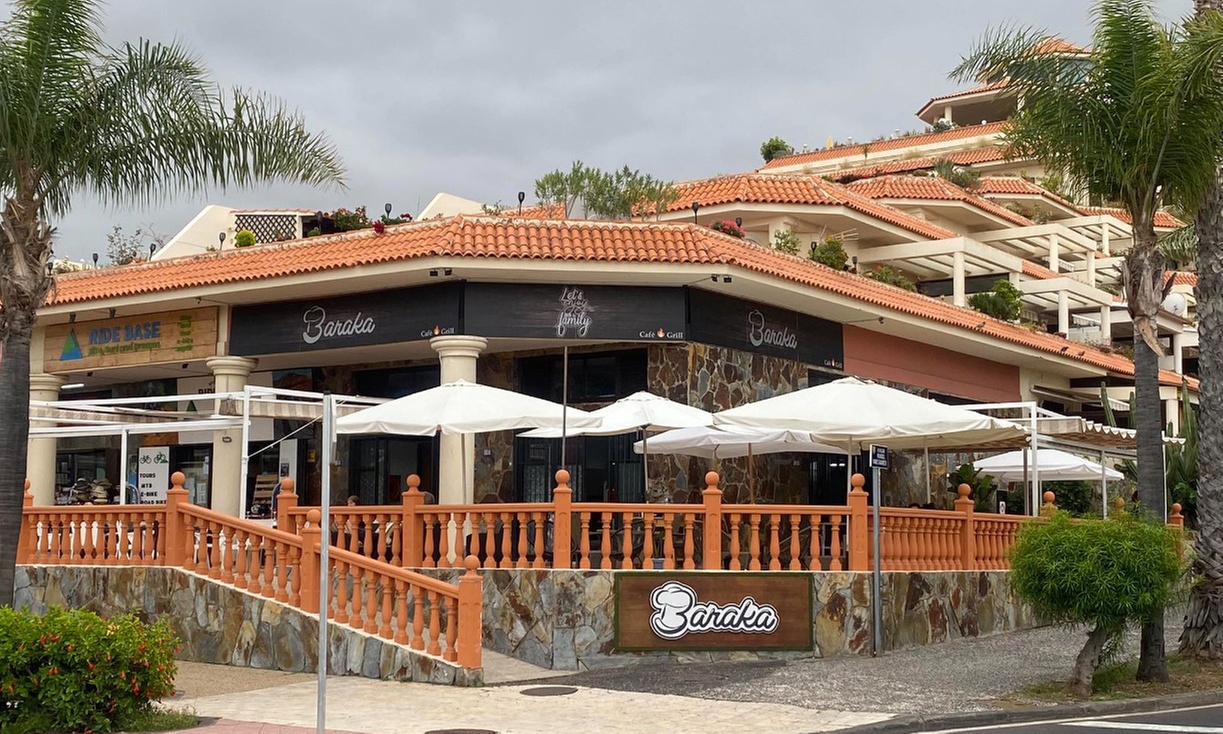 Menú de hamburguesas Angus o crispy chicken, postre y bebida para 2