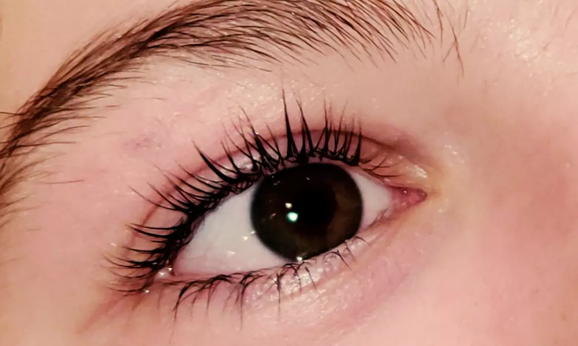 Achieve Effortless Beauty with a Lash Lift Treatment
