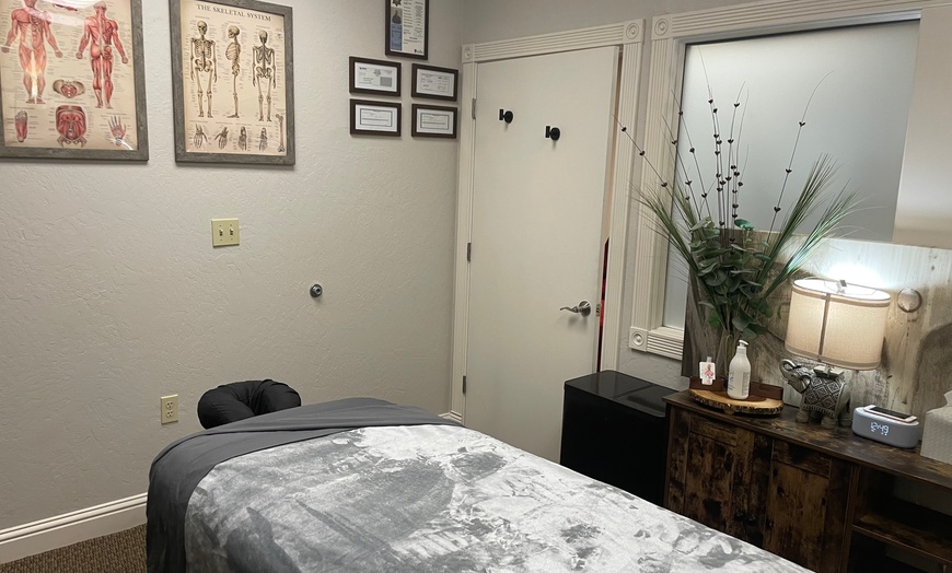 Image 2: Up to 33% Off on Deep Tissue Massage at Knots B4 Today Massage