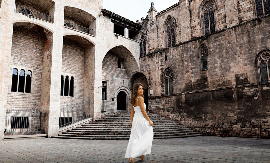 Image 1: Sesión fotográfica profesional en Barcelona 