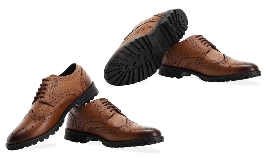 Image 7: Men's Leather Chunky Brogues