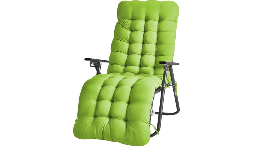 Image 4: Extra Padded Full Length Gravity Chair Cushion