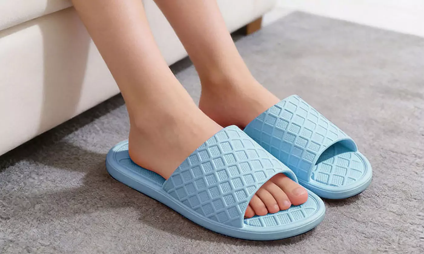 Non-Slip Shower Sandals Unisex Bathroom Slippers Indoor Home Beach Shoes