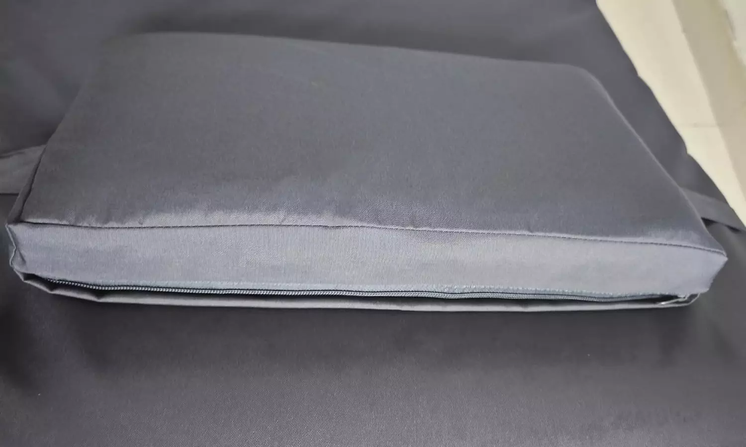 Outsunny Folding Sun Lounger Outdoor Chair with Cushion and Pillow