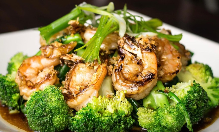 Image 8: Thai Dining with Cocktails at Sea Thai Restaurant & Bistro