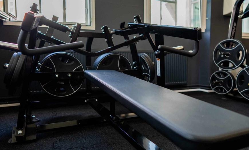 Image 9: Premium-Fitness im Invictus Gym inkl. Solarium & Getränke-Flatrate