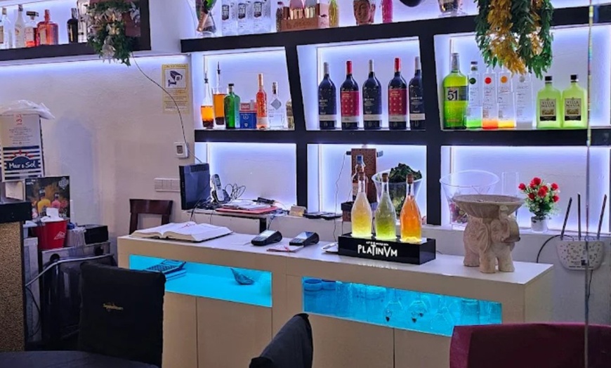 Image 2: Festín mediterráneo: menú de paella con opción a botella de vino