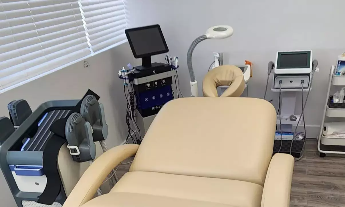 60 or 90-Min Hydra Facial, Neck Shoulder, Foot Massage, & More