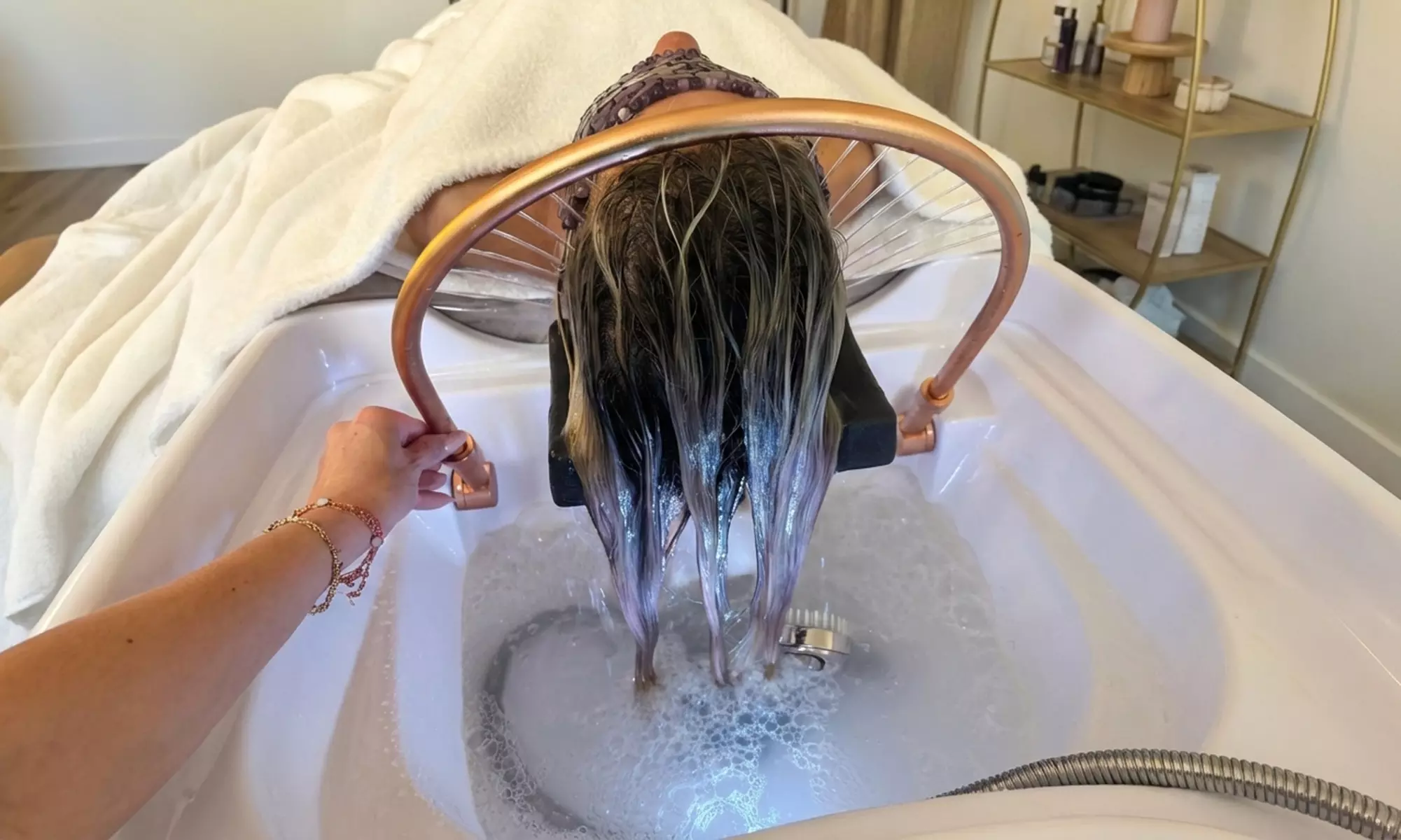 Head spa "Découverte" d'1h, "Signature" d'1h30 ou "Prestige" de 2h à Martigues (jusqu'à 32% de remise) - Primary Image