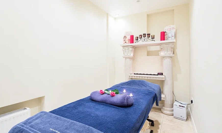 Image 10: Signature Fairmount Spa Massage (50 or 80 Minutes)