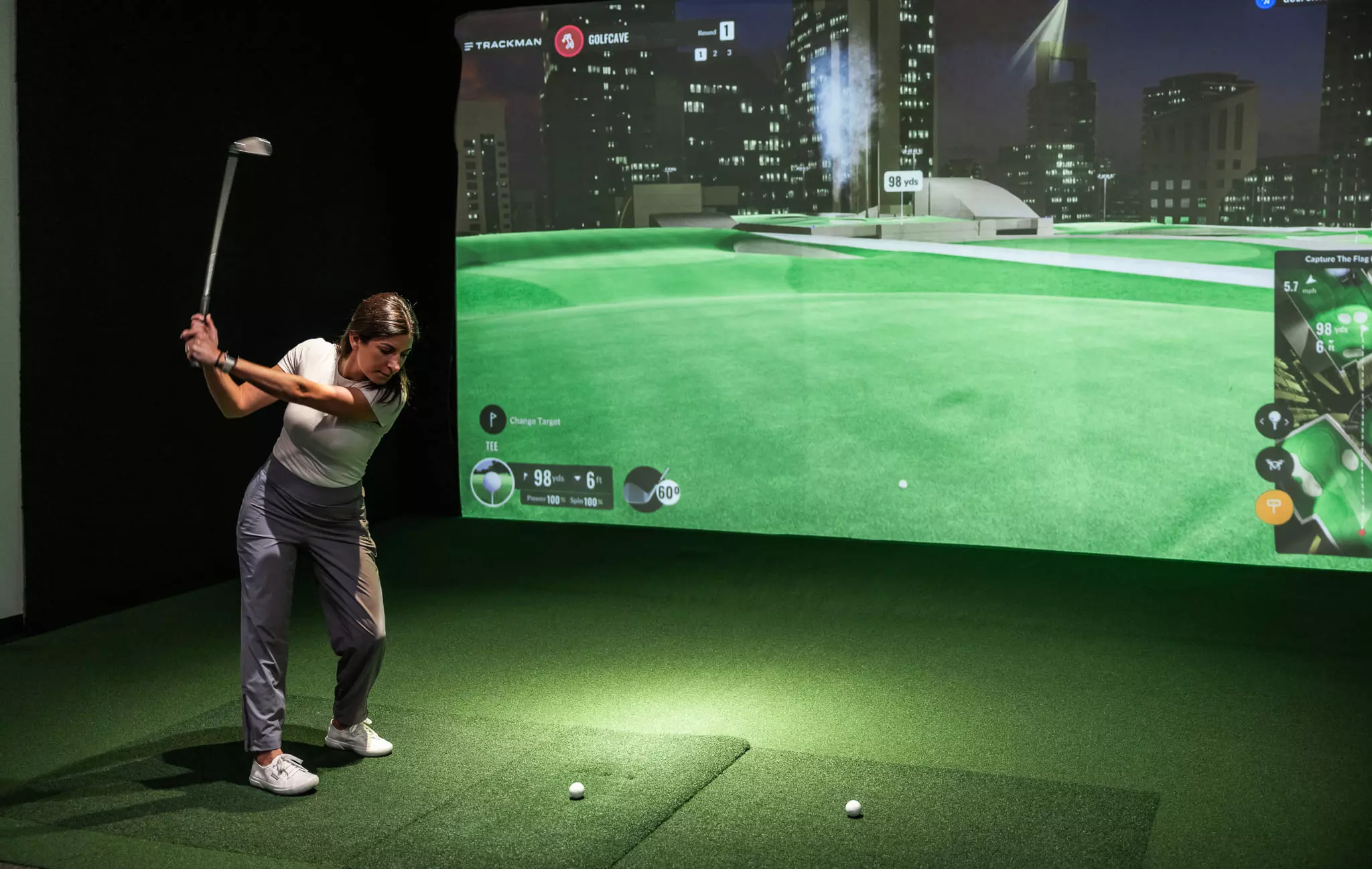 Enjoy Indoor Golf with a 1 or 2-Hour Simulator Experience 