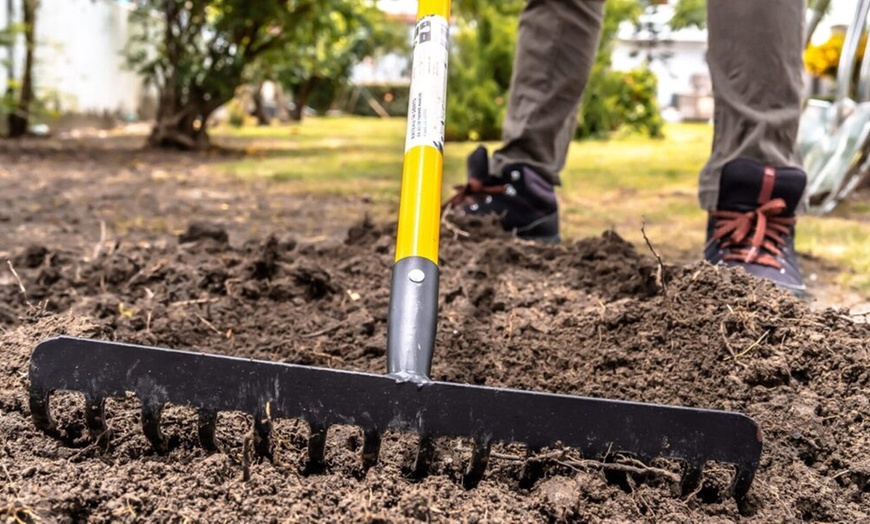 Image 6: Herramienta de jardín de acero templado y mango de fibra de Suan