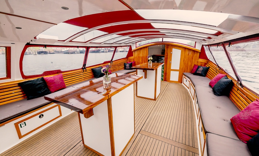 Image 5: Bewonder het Amsterdam Light Festival vanaf een privéboot