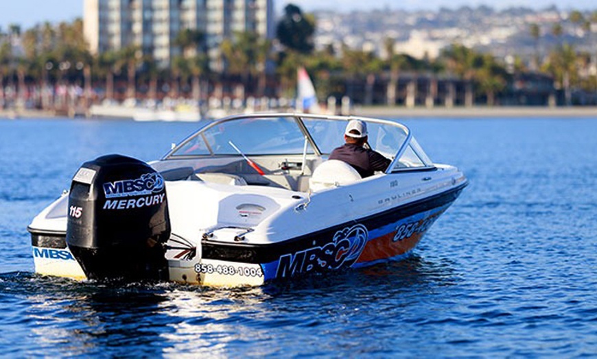 Image 4: A Thrilling 1- or 2-Hour Skiboat Adventure Awaits