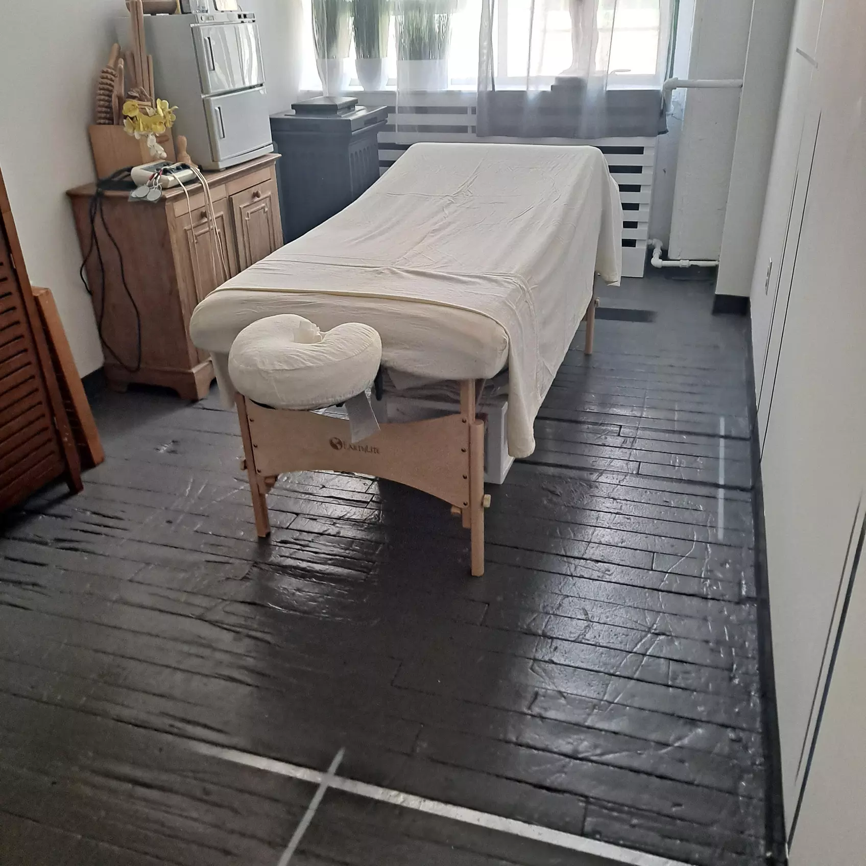 Body Multi- Modality Massage w/ Aromatherapy, Hot Stones, &Reflexology