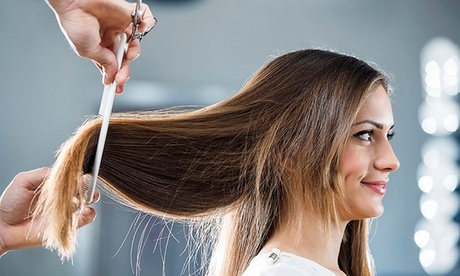 Shampoing, coupe, brushing avec soin fauteuil shiatsu et modelage des mains à 24 € à l'institut Bulle nature
