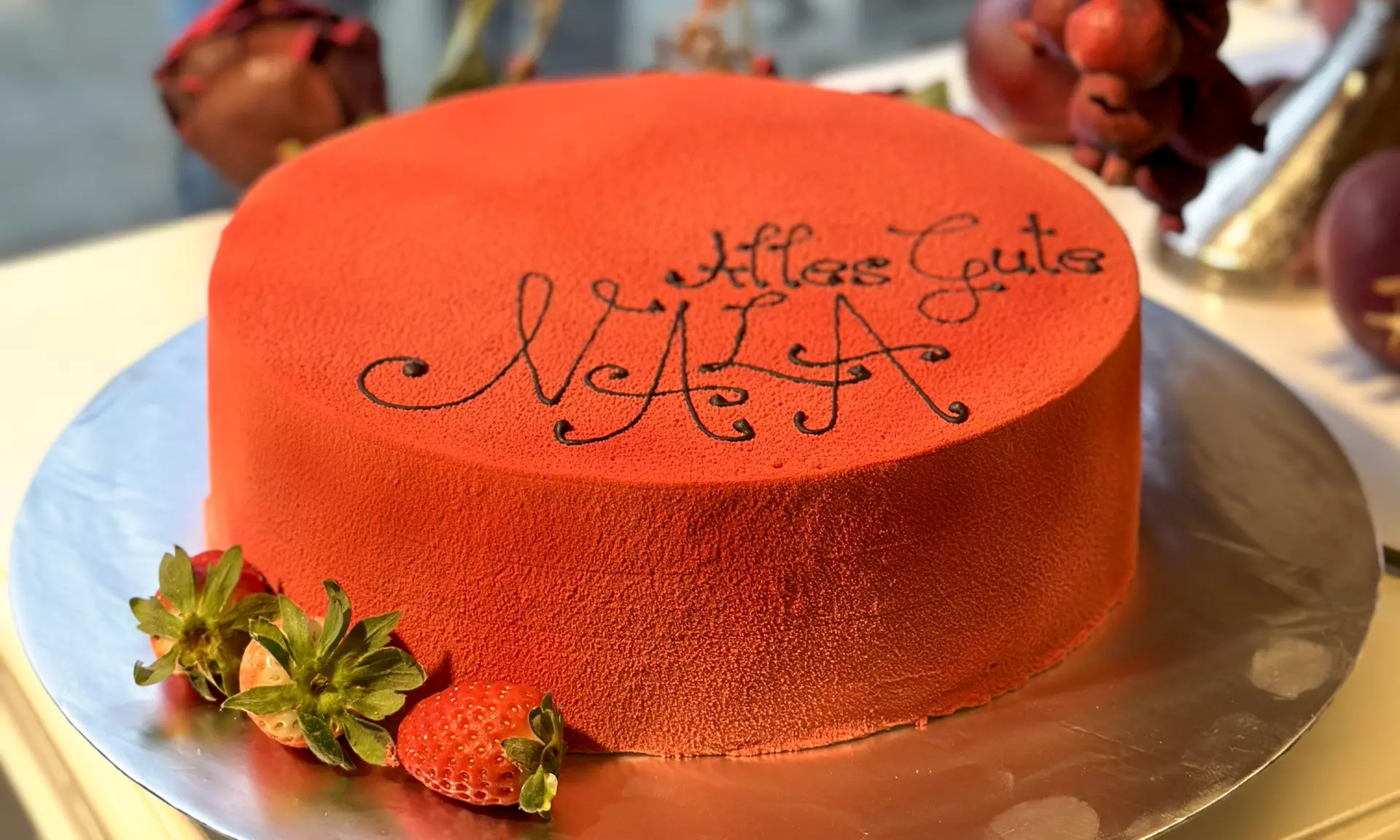 Hausgemachte Torte & Heißgetränk für 1 - 8 Personen