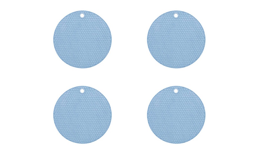 Image 13: Up to Four Heat-Resistant Silicone Trivets