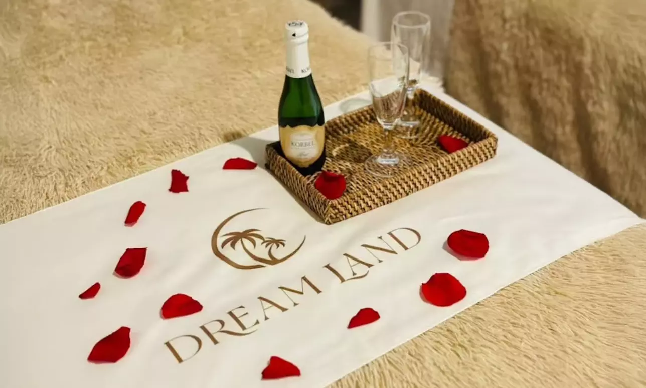 Solo or Couples Massage with Essential Oil + Optional Aromatherapy