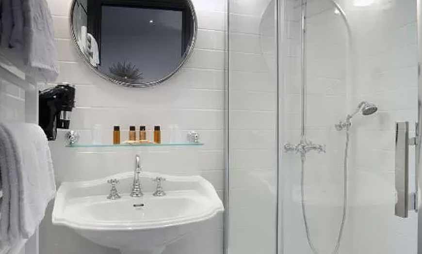 Image 4: Savoie : chambre charme ou suite avec petit-déjeuner, vin et champagne
