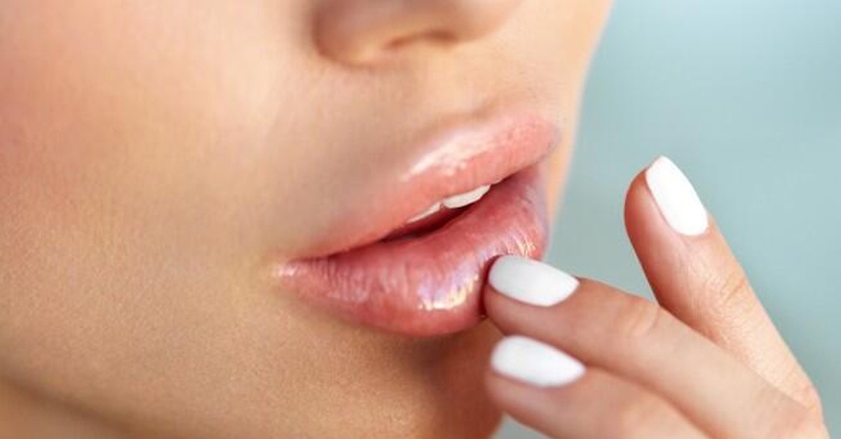 Tratamiento facial con relleno dérmico y vitaminas en Barcelona