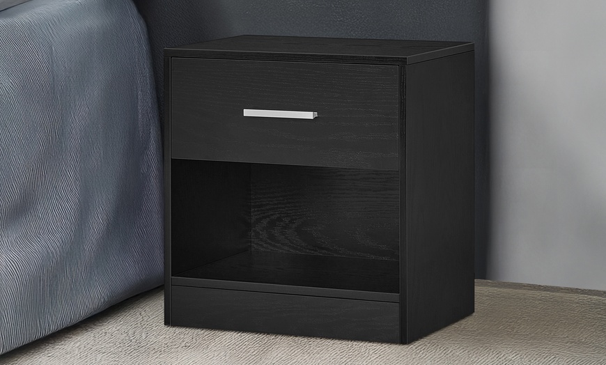 Image 11: Mesilla de noche