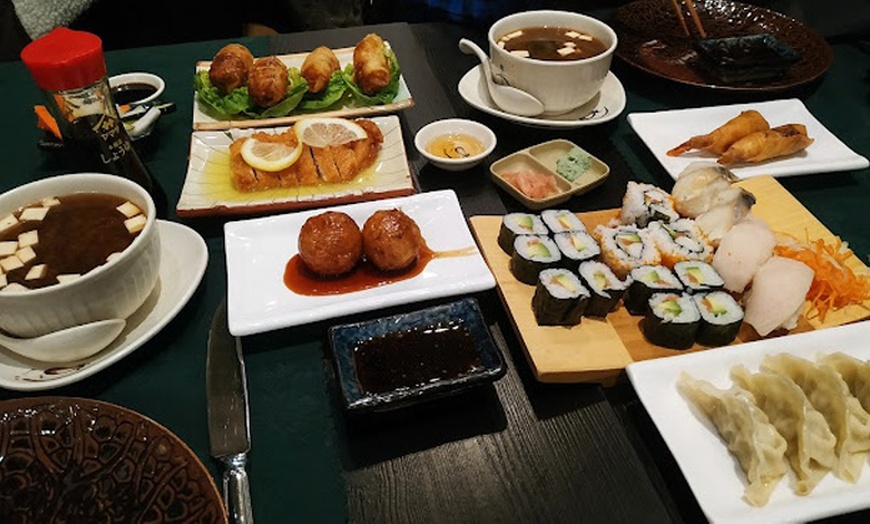 Image 9: Buffet libre de sushi por la noche para dos personas