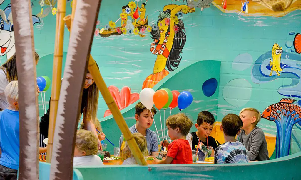 Spiel und Spaß im Tiki Kinderland: Tageskarte für 2 oder 4 Personen