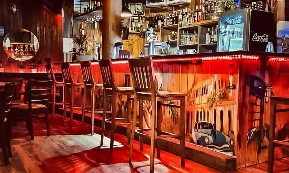 1 Std. Salsa & Bachata mit Afterparty und optionalem Drink & Snack