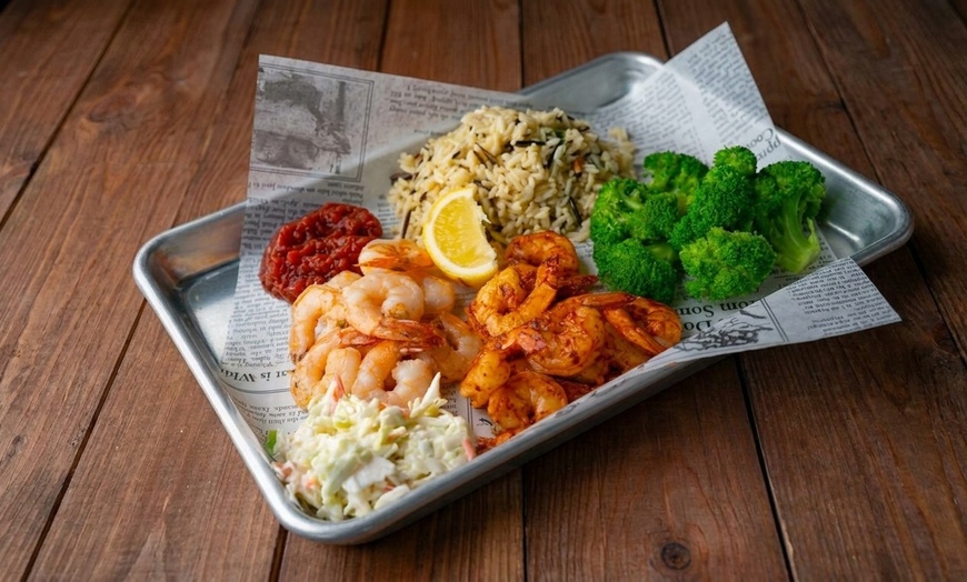 Image 11: Enjoy C$50 or C$100 Towards Food and Drinks at Joey's Fish Shack  