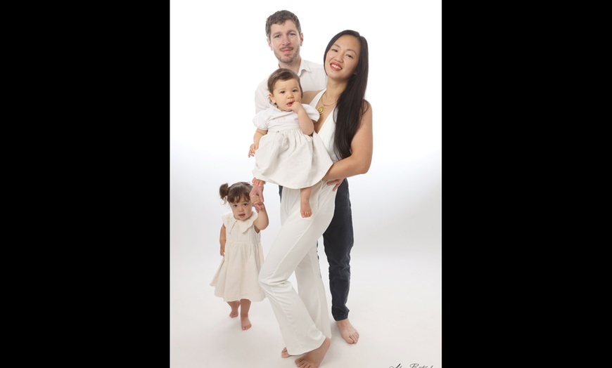 Image 3: Mini-séance photo : souvenirs authentiques et clichés professionnels