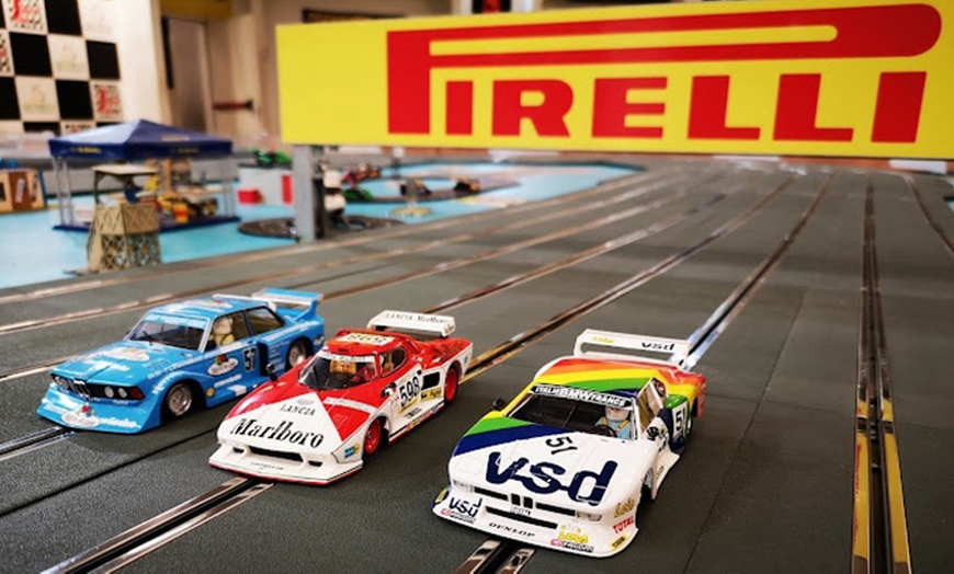 Image 1: Carrera de slot de hasta 60 minutos: elige Quick Race o GP Experience