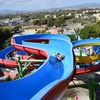 Image 1: Entrada de 1 día a parque acuático AquaVera para niño o adulto