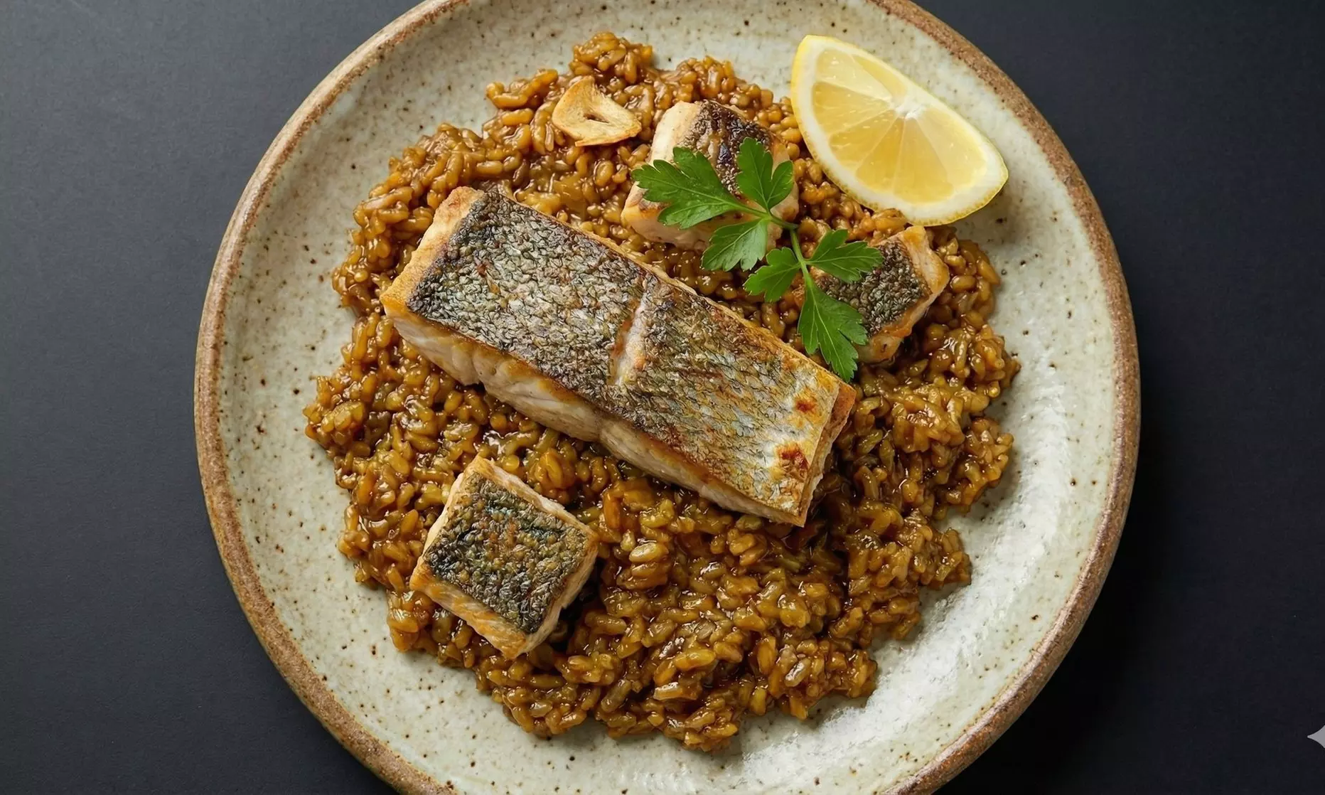 Menú de cena gourmet con 4 pases y vino para 2 o 4 al lado de la playa