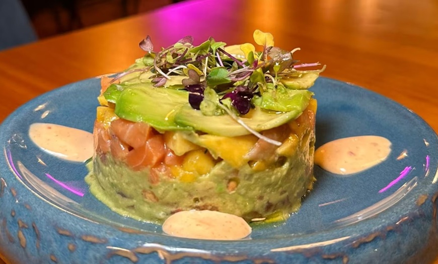 Image 5: Menú para 2 o 4 con entrantes, principales, postres y bebidas 