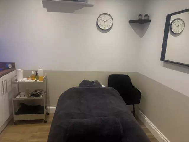 30 or 45 Minute Deep Tissue Massage Session for Targeted Muscle Relief