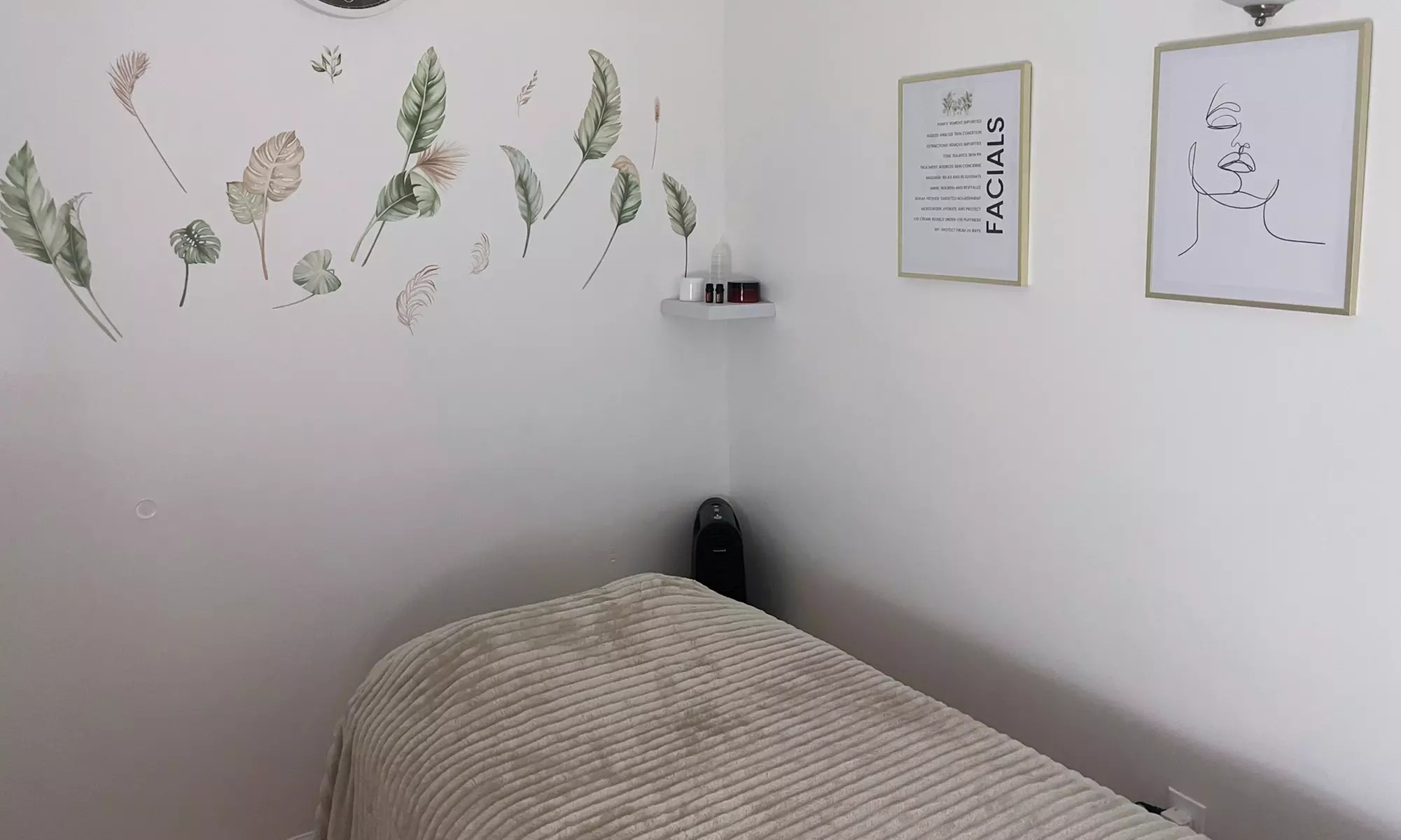 30-Min Full Body Massage w/Aromatherapy, Hot Stones, Hot Towel, & More