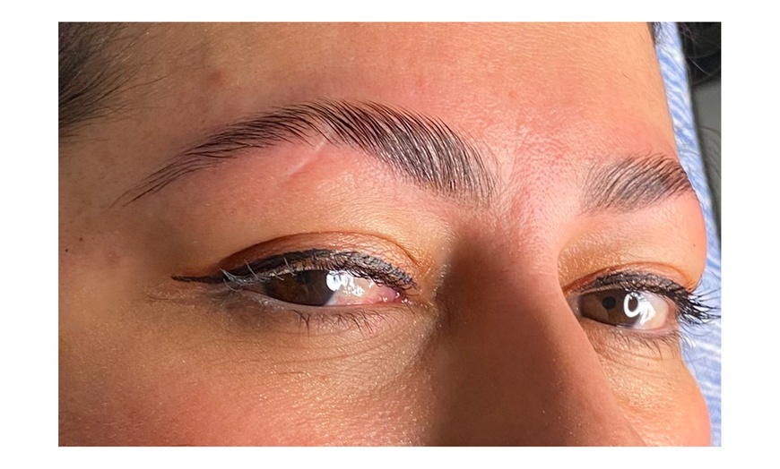 Image 2: Laminado de cejas con opción a tinte de cejas o tratamiento orbicular 