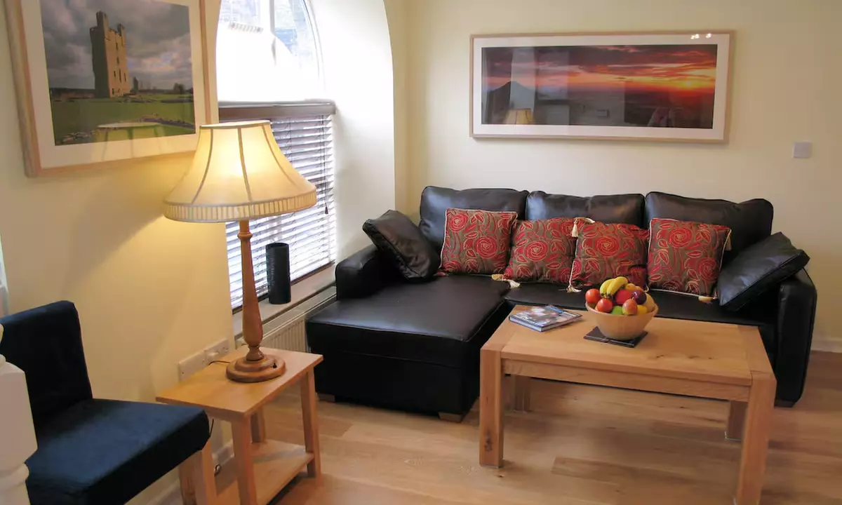 West Yorkshire, Hebden Bridge: 4* Apartment Stay with Breakfast & Prosecco