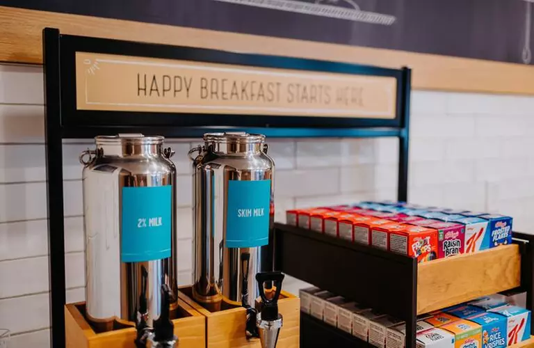 Modern comfort with breakfast and easy coastal access