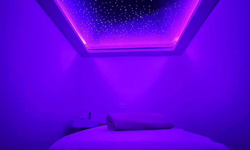 Image 2: 1 o 3 sesiones de masaje con técnica y duración a elegir para 1