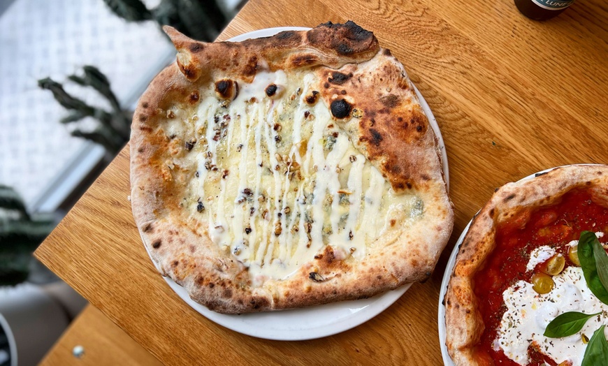 Image 3: 1, 2, 3 ou 4 pizzas pour 1 à 4 personnes, dessert en option