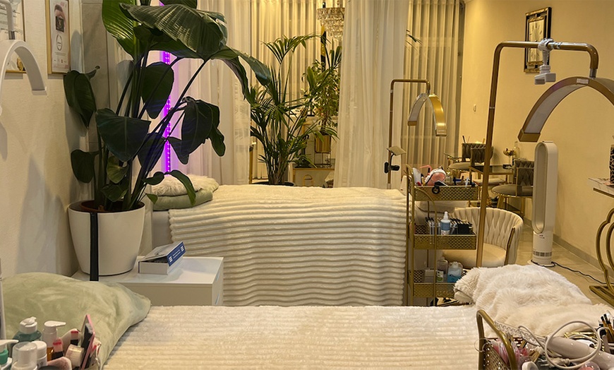 Image 2: 60 Min. Microneedling-Behandlung für Gesicht oder Körper für 1 Person 