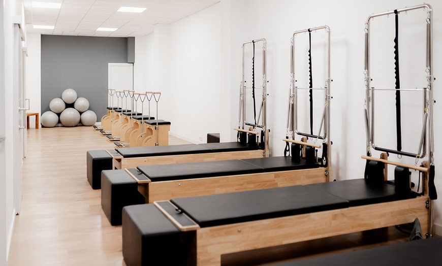 Image 6: 2 o 4 clases de pilates en máquina con grupo reducido para 1