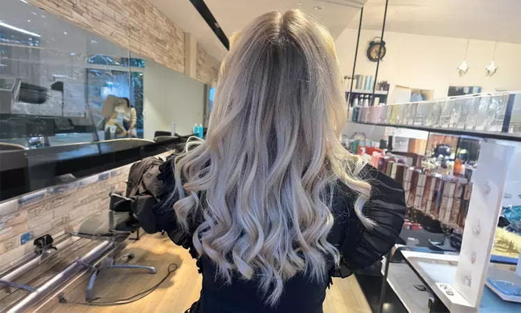 Sublimez vos ongles et vos cheveux pour Noël avec le salon Estaz