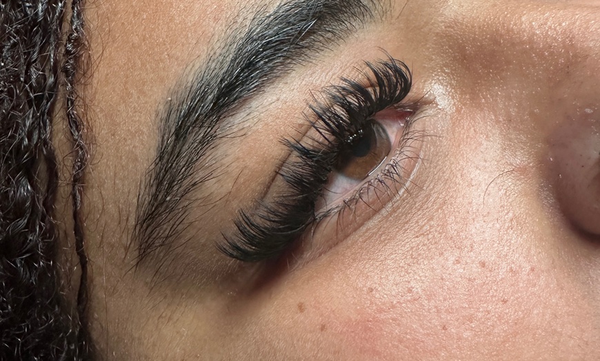 Image 5: Full Set Eyelash Extensions with One or Two Fill-in’s