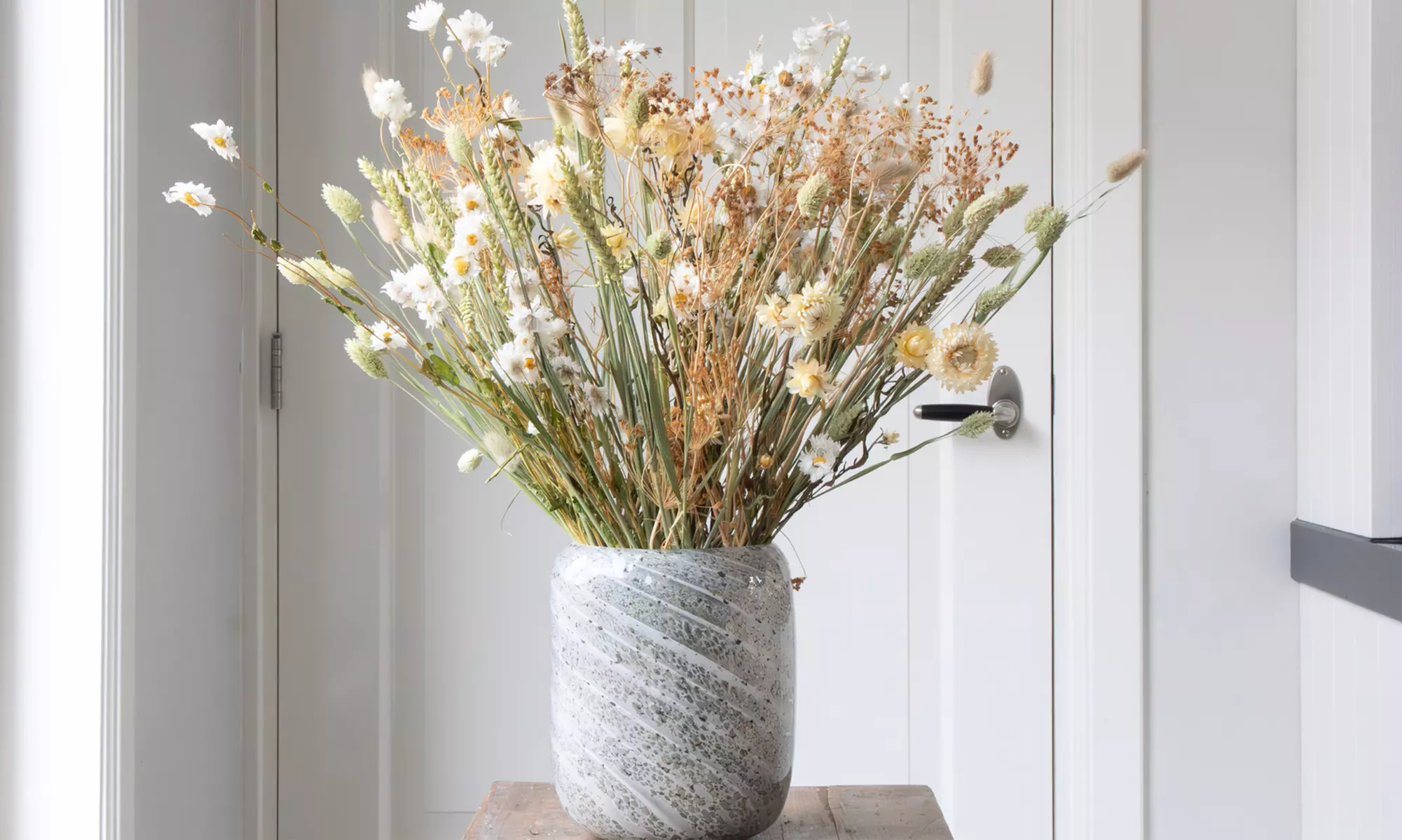 Trockenblumenstrauß im Modell nach Wahl - Primary Image