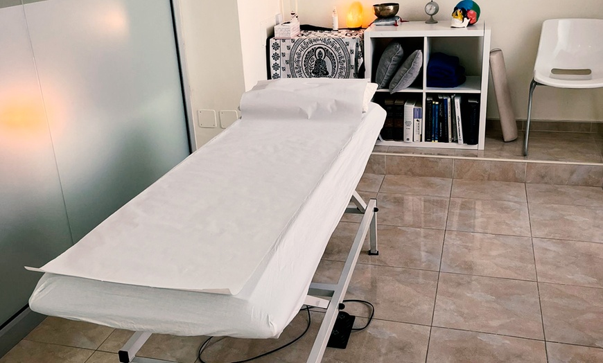 Image 3: 1, 2 o 3 sesiones de masaje a elegir entre distintas disciplinas