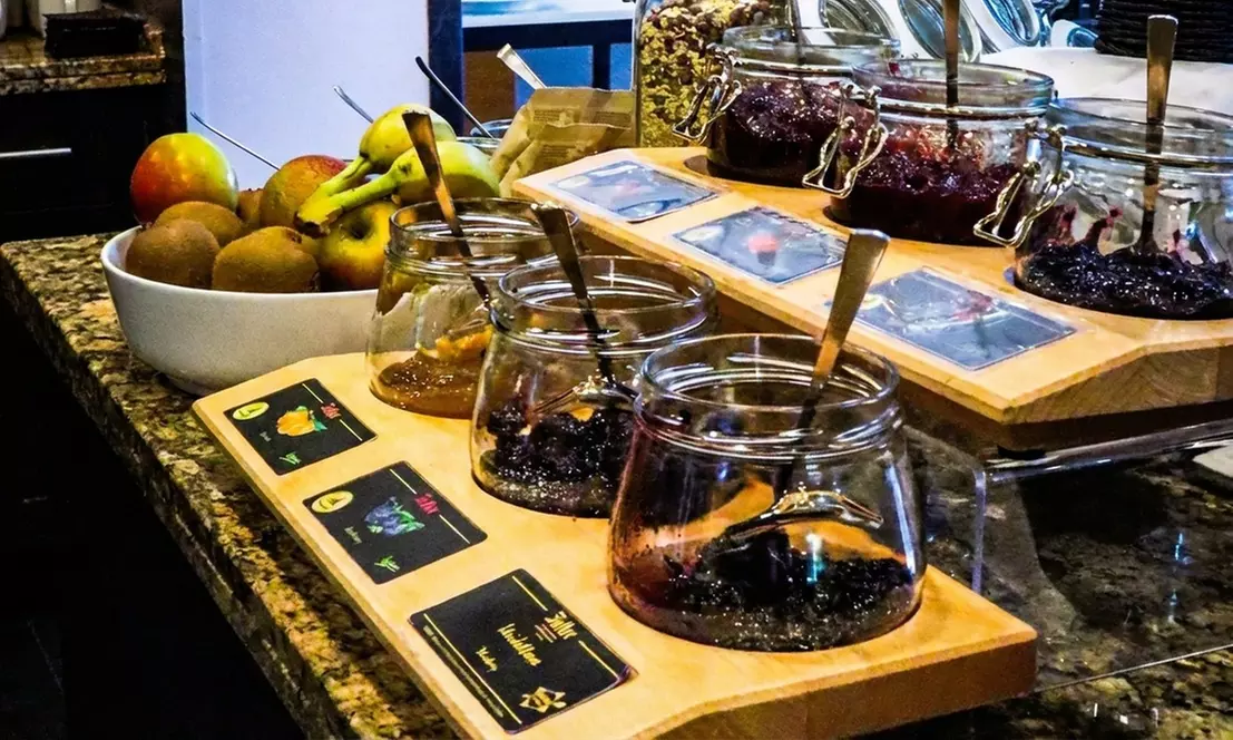 Ostersonntag-Brunch inkl. Getränke für bis zu 1 Erwachsenen & 1 Kind